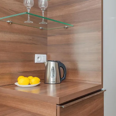 Promenada Gwiazd Z Balkonem I Klimatyzacja By Renters Apartament