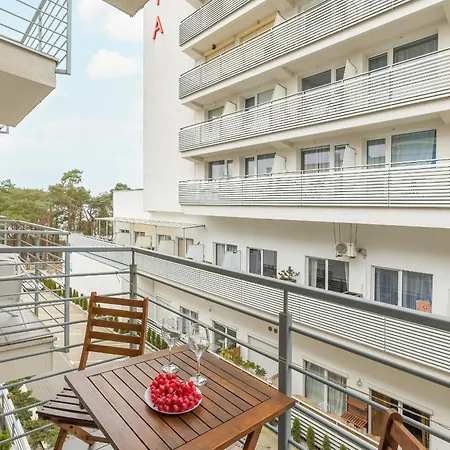 Promenada Gwiazd Z Balkonem I Klimatyzacja By Renters Apartament *