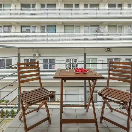 Apartament Promenada Gwiazd Z Balkonem I Klimatyzacja By Renters